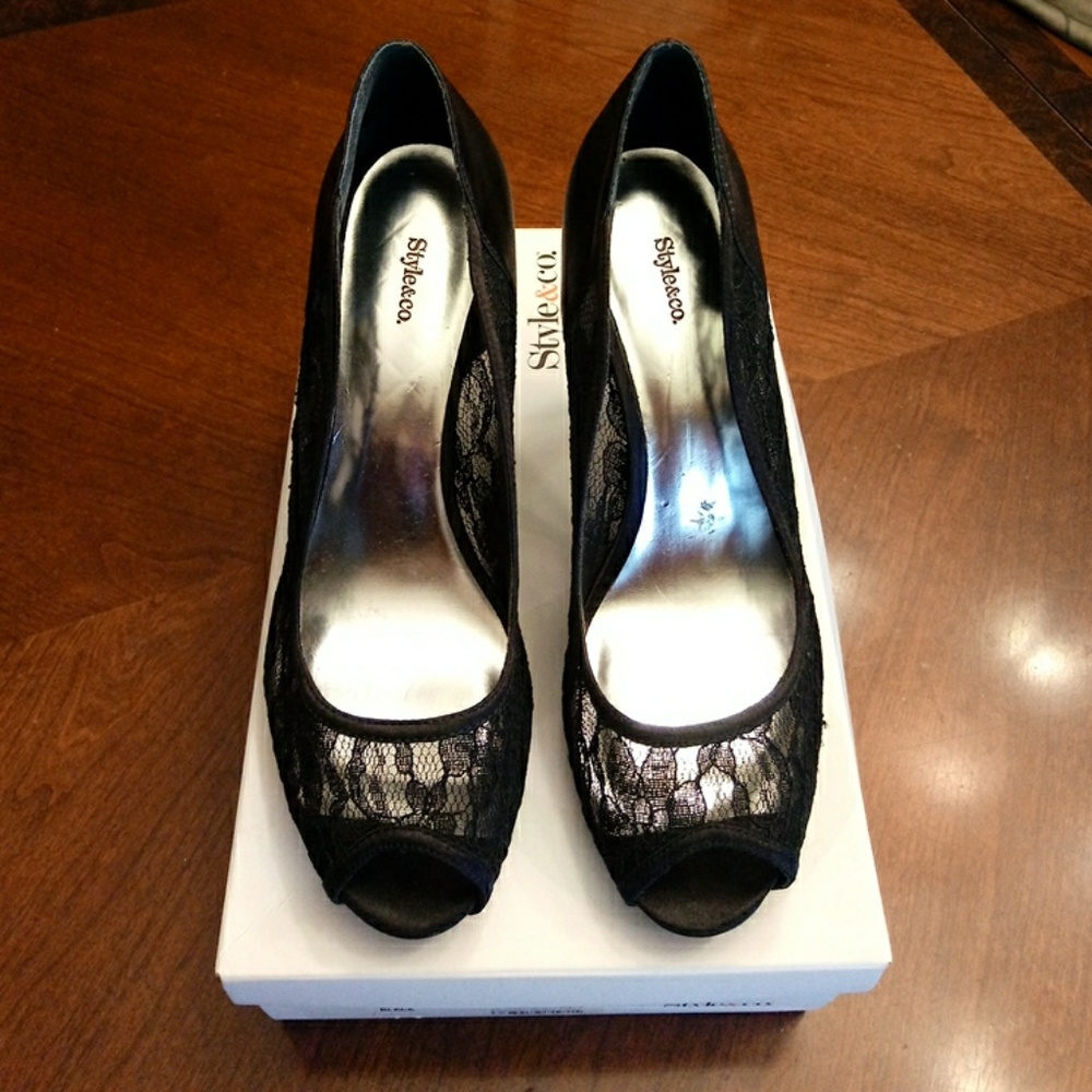 Shoe